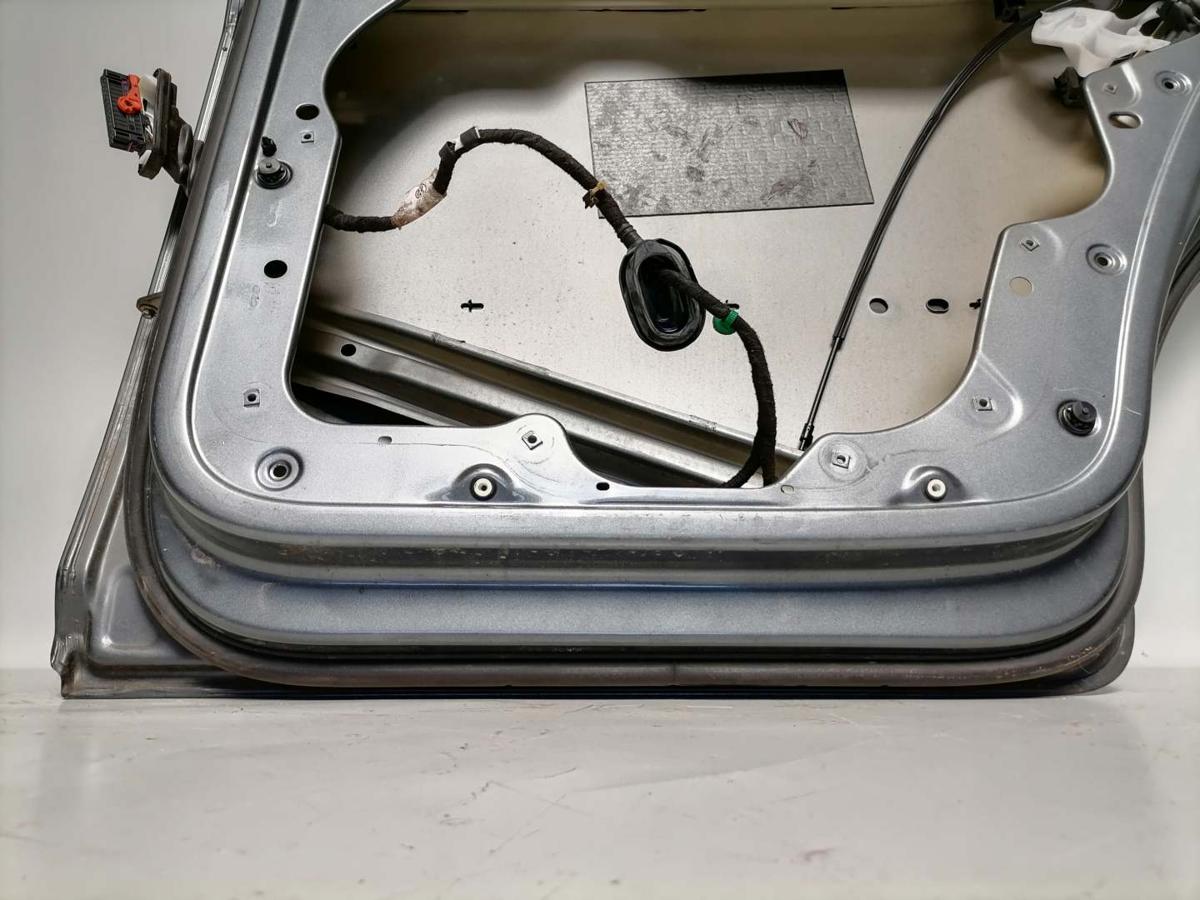 VW Touran 1T original Tür hinten rechts LD7X-Platinum Grey Rohbau Bj.2004